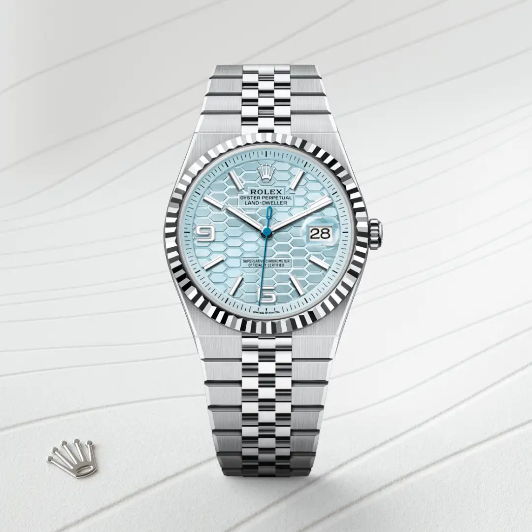Land-Dweller 40 in , m127336-0001 - Royal de Versailles