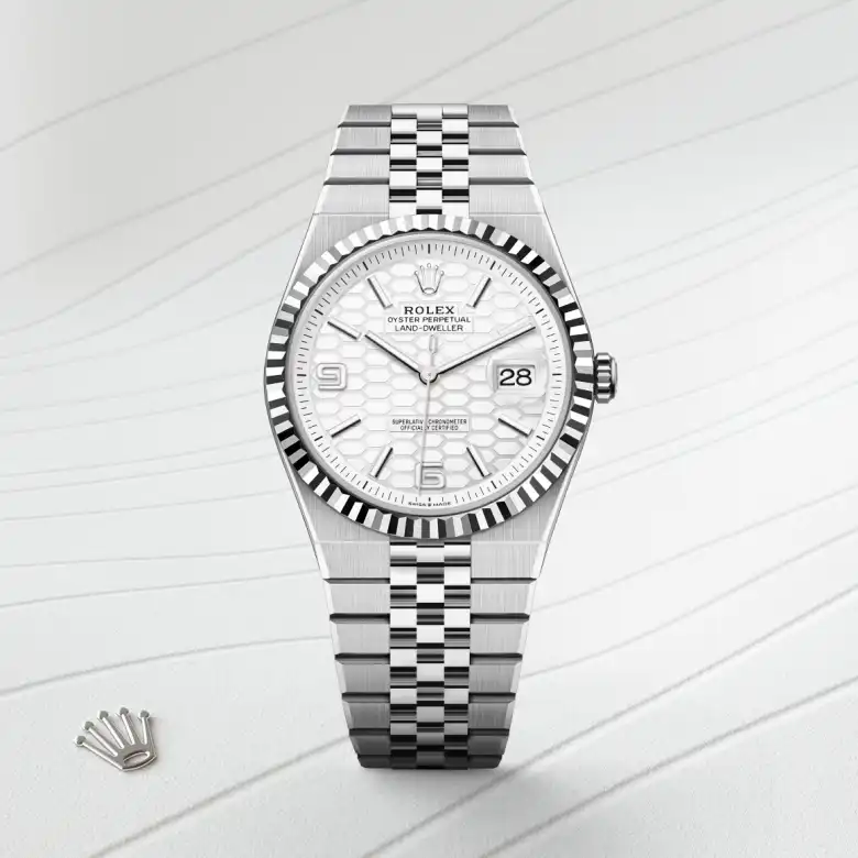 Land-Dweller 40 in , m127334-0001 - Royal de Versailles