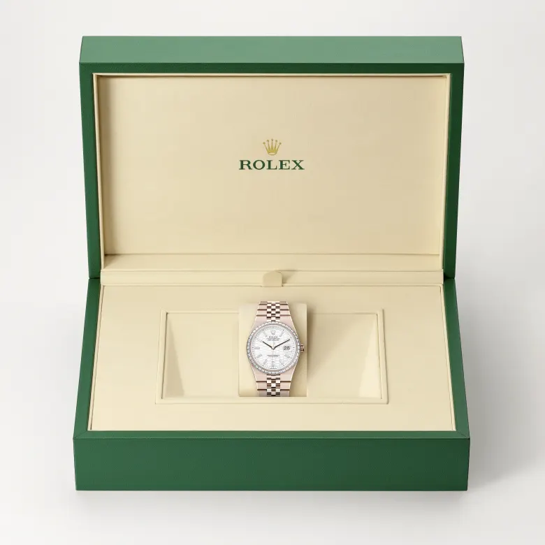 Land-Dweller 36 in , m127285tbr-0002 - Royal de Versailles