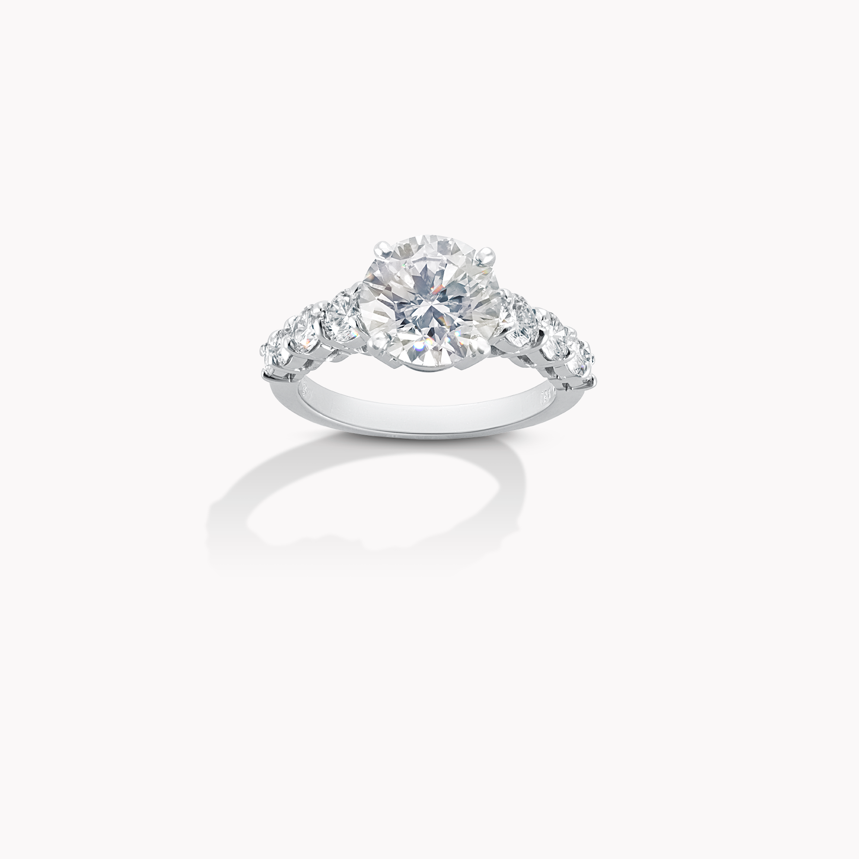 18kt White Gold Diamond Ring