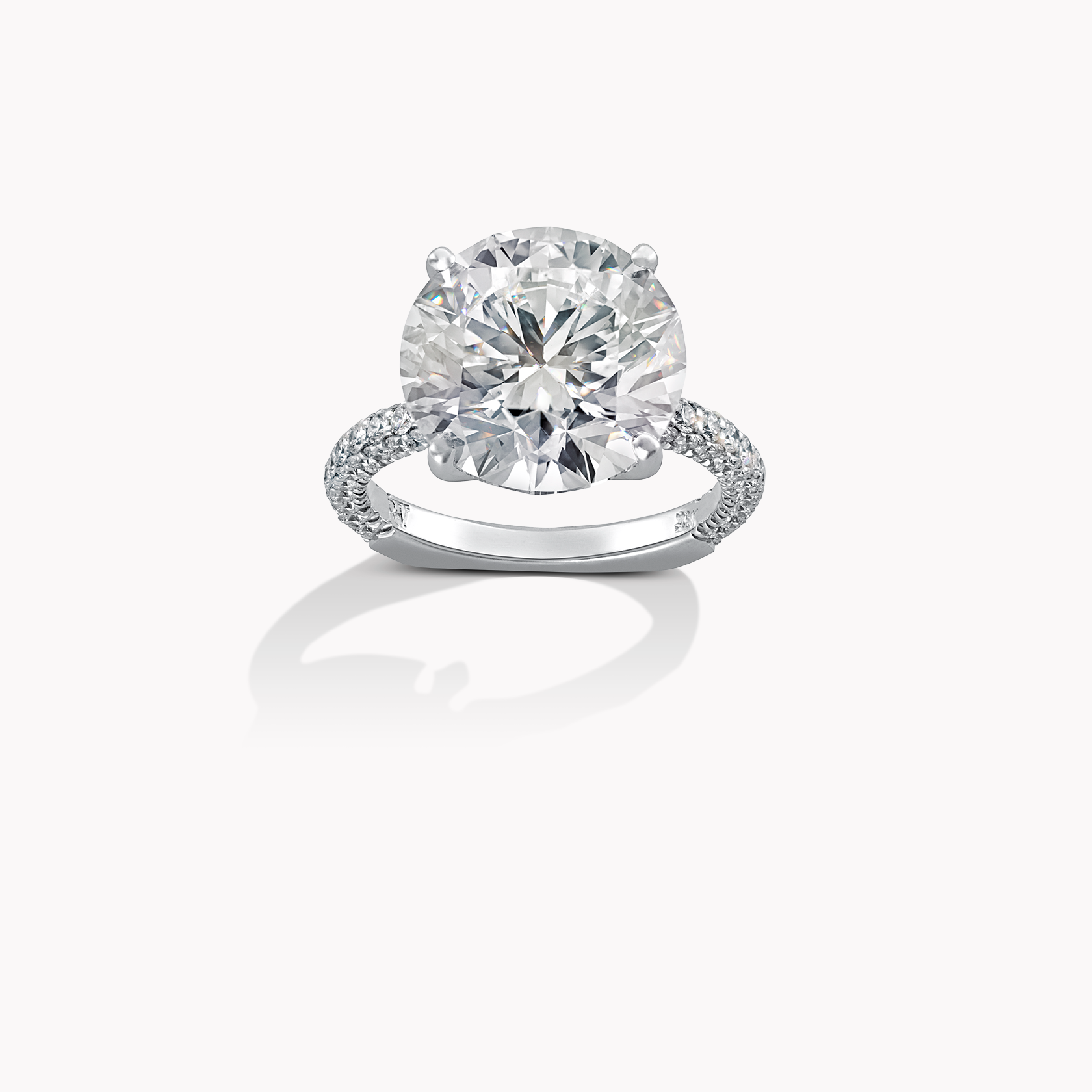 18kt White Gold Diamond Ring