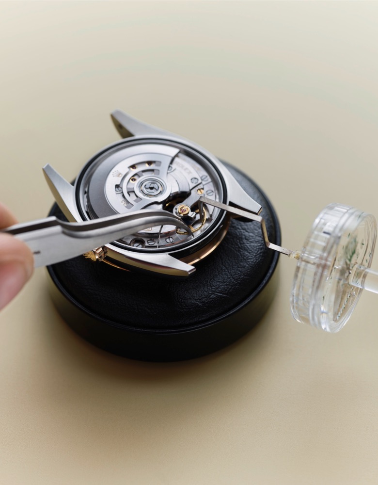 rolex servicing procedure - royal de versailles